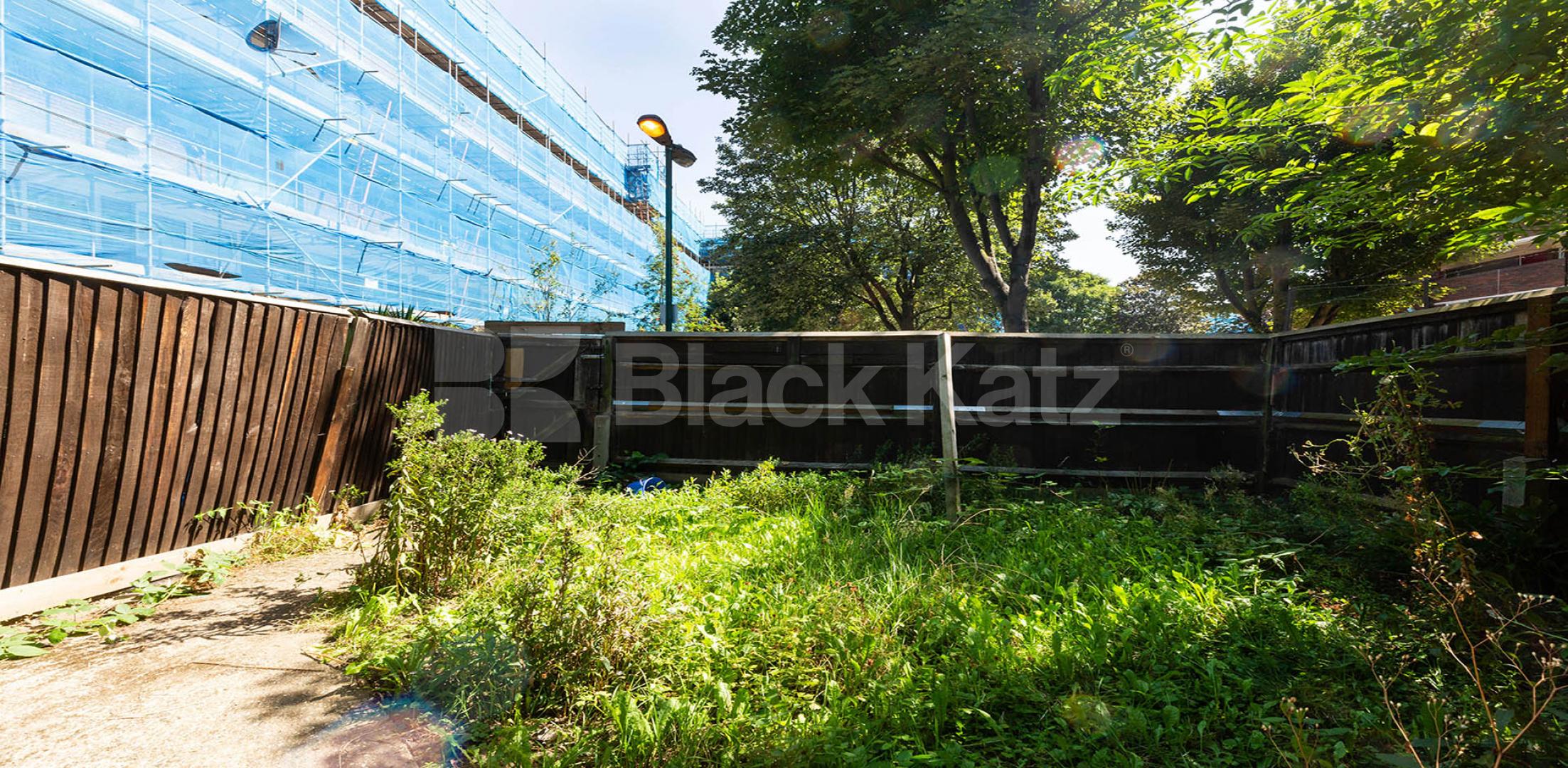 			GOOD FOR 3 SHARERS!, 2 Bedroom, 1 bath, 1 reception Flat			 Pembroke Street, Caledonian road / Kings cross